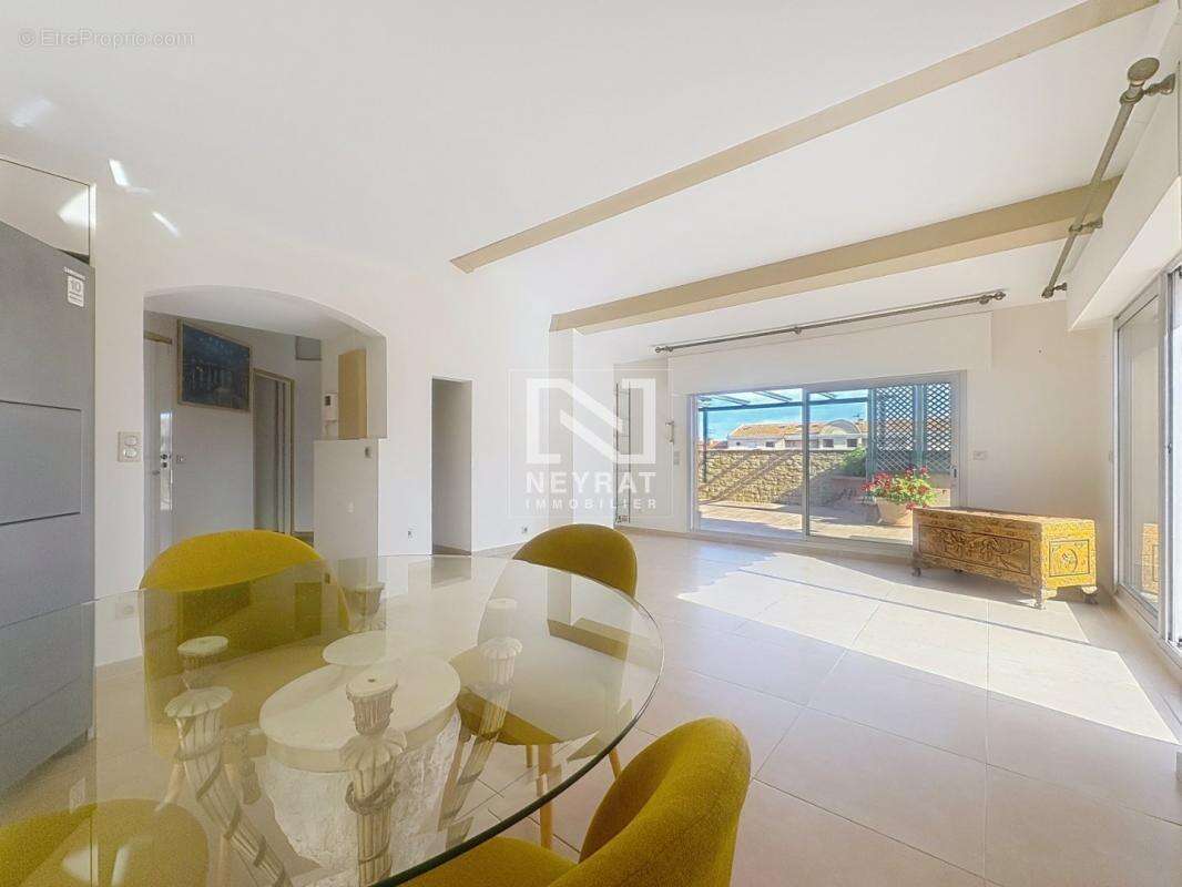 Appartement à FREJUS