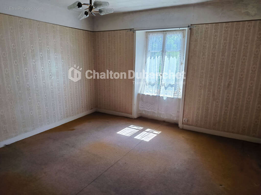 Maison à SAINTE-COLOMBE-SUR-GAND