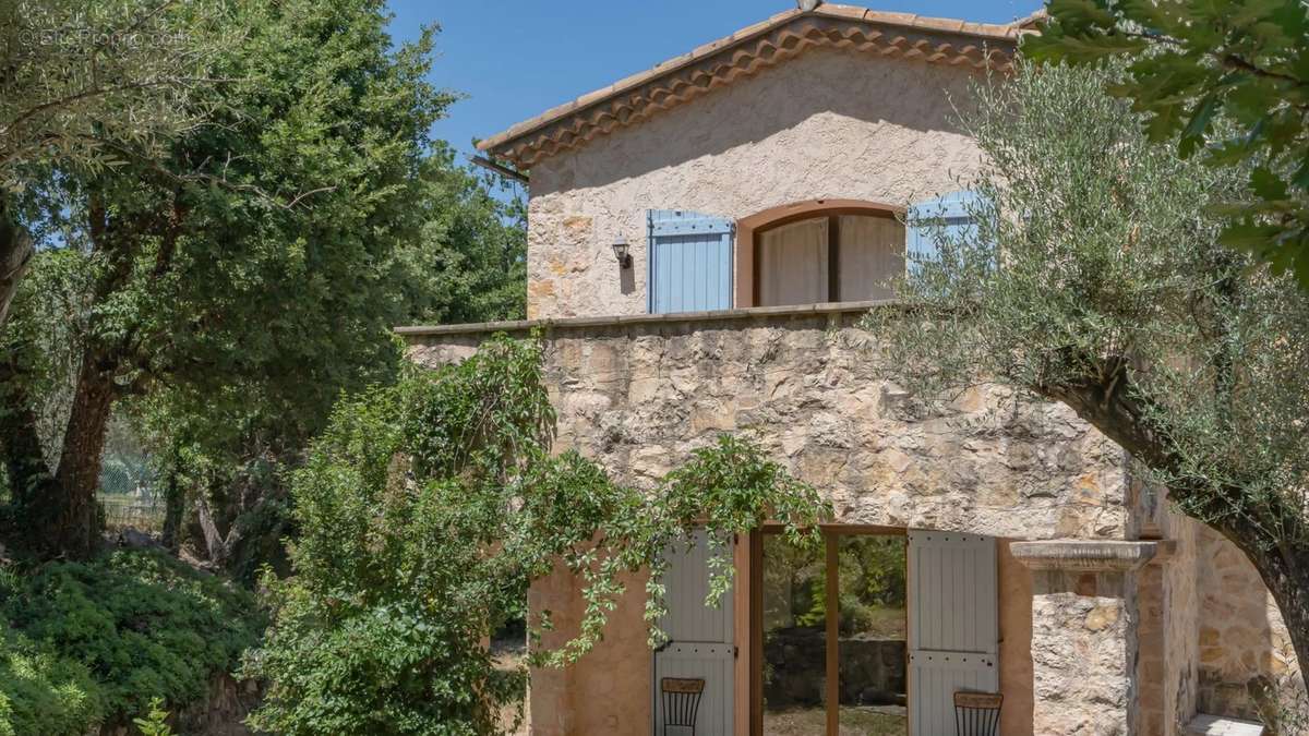 Maison à ROQUEFORT-LES-PINS