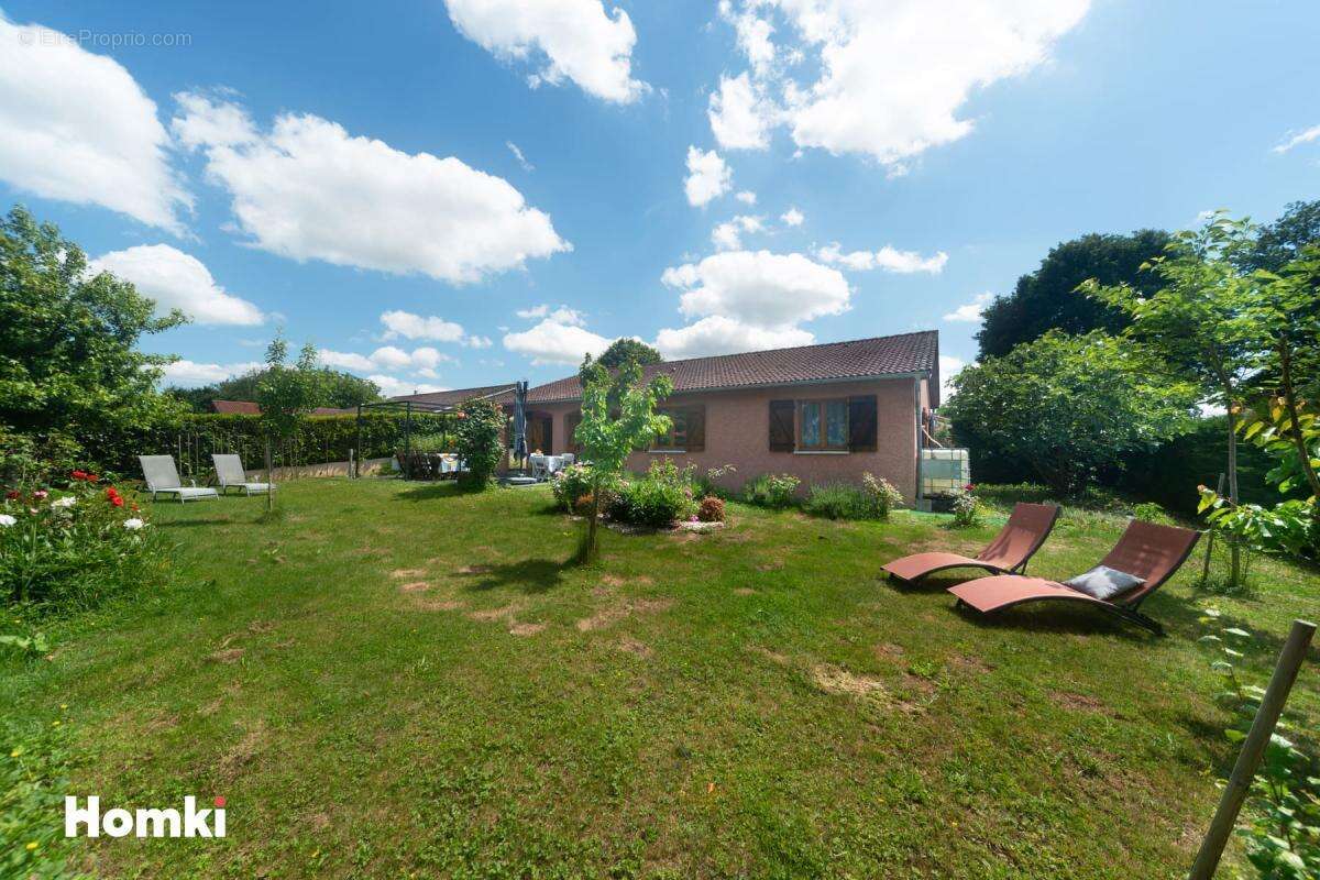 Maison à MEZERIAT