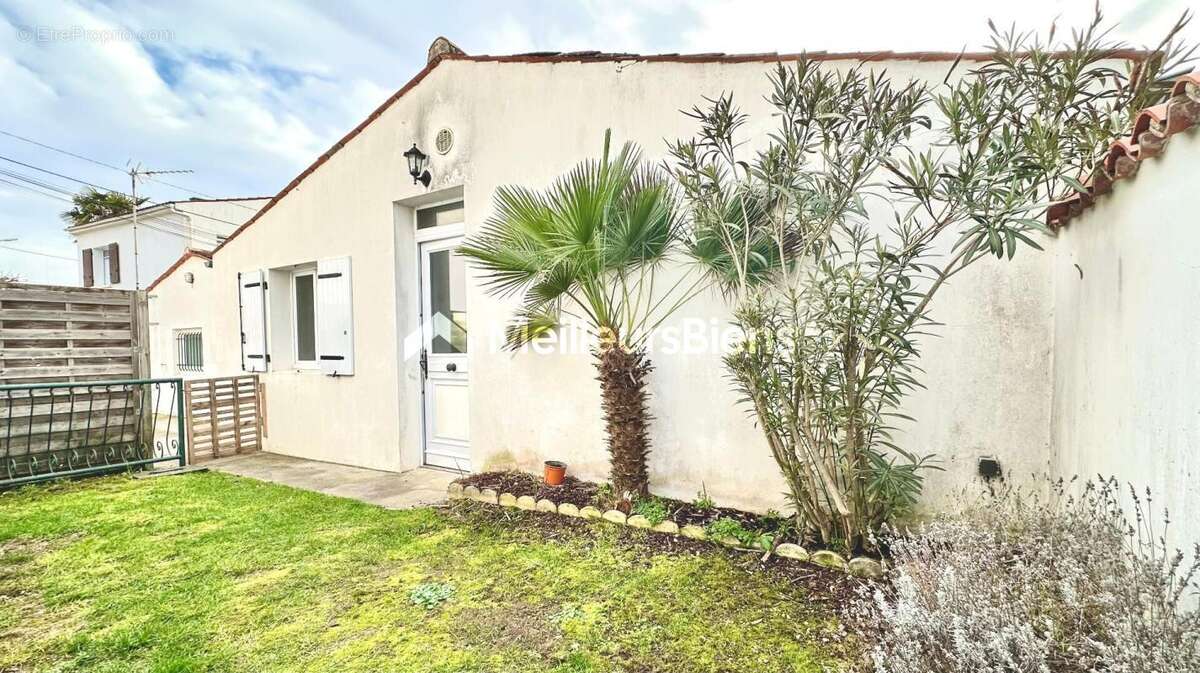 Maison à SAINTES