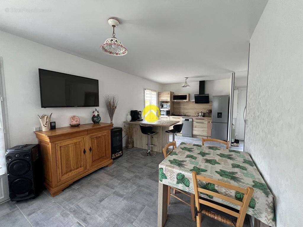 Maison à SAINT-AMAND-EN-PUISAYE