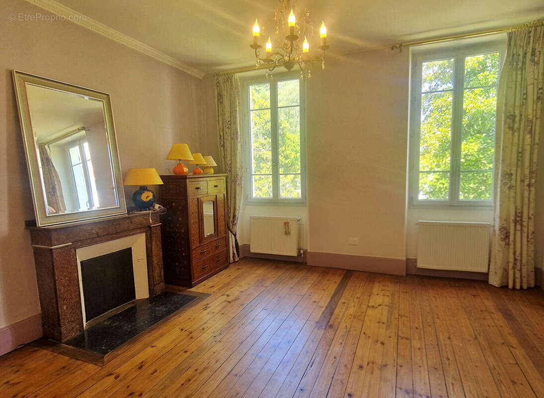 Maison de caractère restaurée avec jardin et garage - photo 15