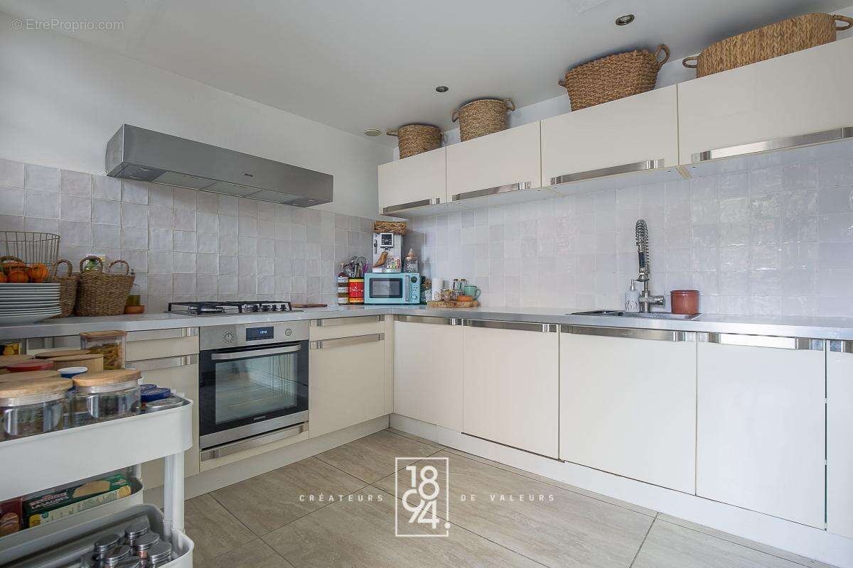 Appartement à MARSEILLE-7E