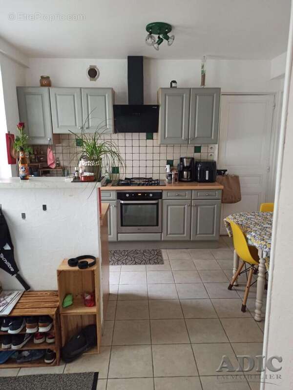 Maison à VER-SUR-LAUNETTE