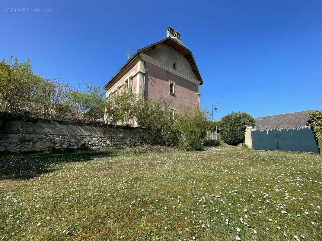 Propriete maison de maître 11 pieces + dependances sur terrain de 3400 m2 - 10 min de gueux - photo 22