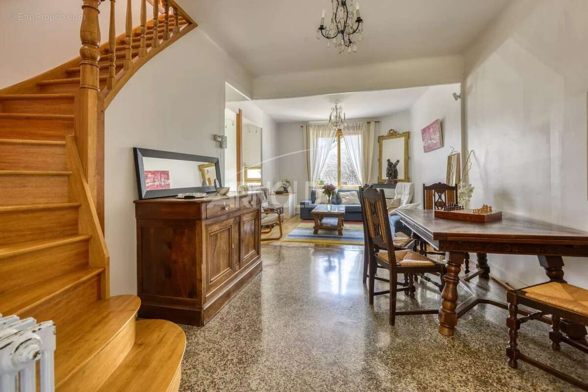 Nantes Perverie - Impasse privée - Belle maison familiale années 30 -7 chambres + locatif ou bureaux - photo 10