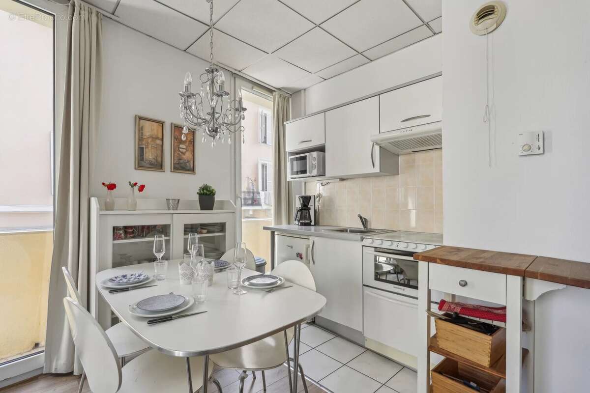 VENDU - EXCLUSIVITÉ - NICE - Carré d'Or - Appartement 2-3 pièces, emplacement idéal. - photo 5