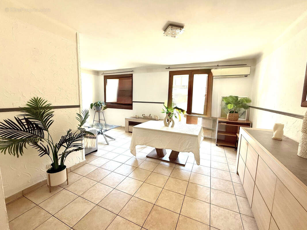 Appartement à MARSEILLE-5E