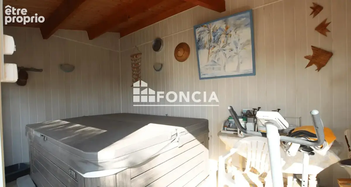 À seulement 400 m de la magnifique plage de Châtelaillon, découvrez cette spacieuse maison qui saura vous séduire ! - photo 11