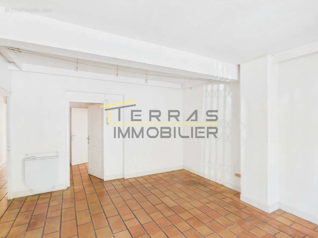 Appartement à VALREAS