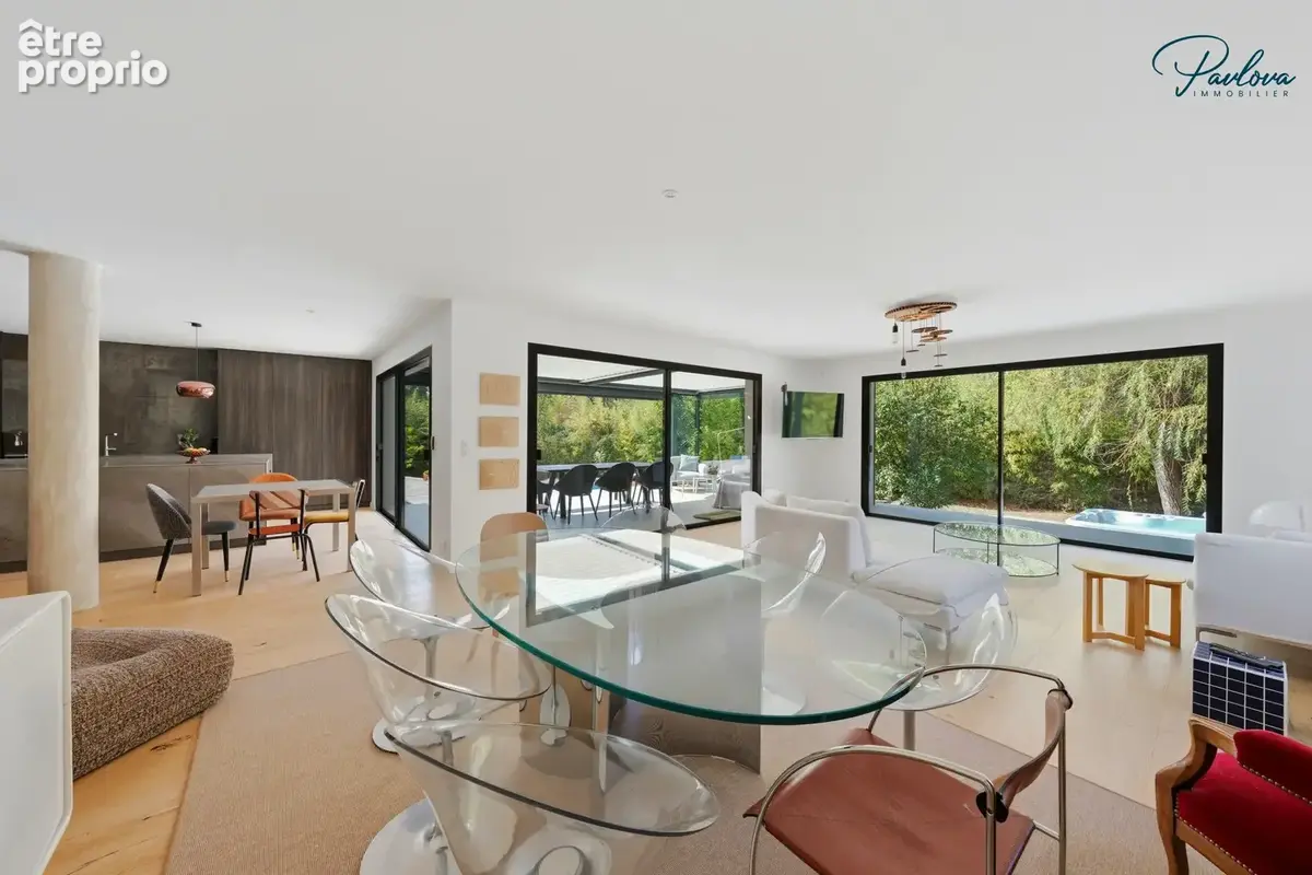 Photo Maison à Saint-Clement-De-Riviere au prix de 1 080 000€
