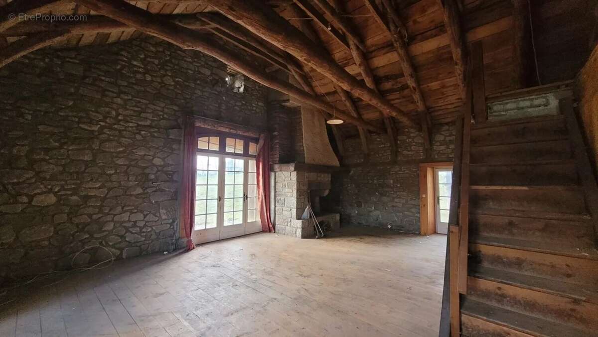 Maison à LE CHAMBON-SUR-LIGNON