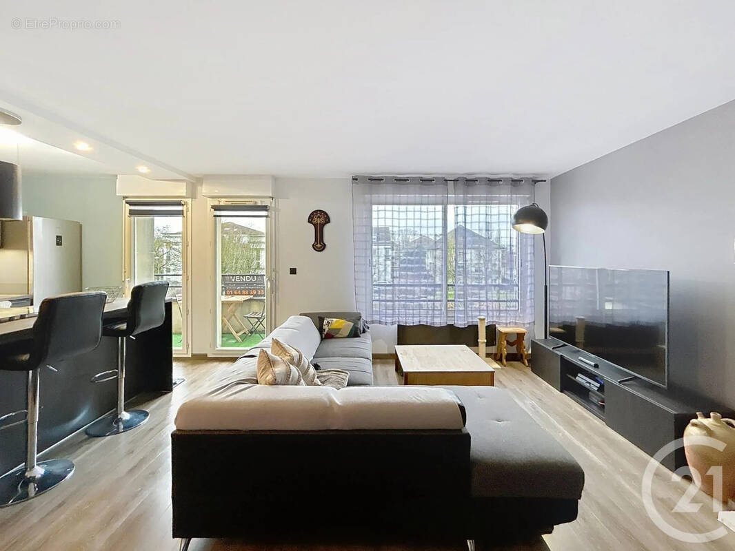 Appartement à MOISSY-CRAMAYEL