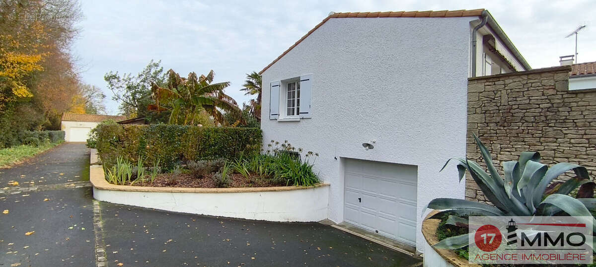 Maison à CROIX-CHAPEAU