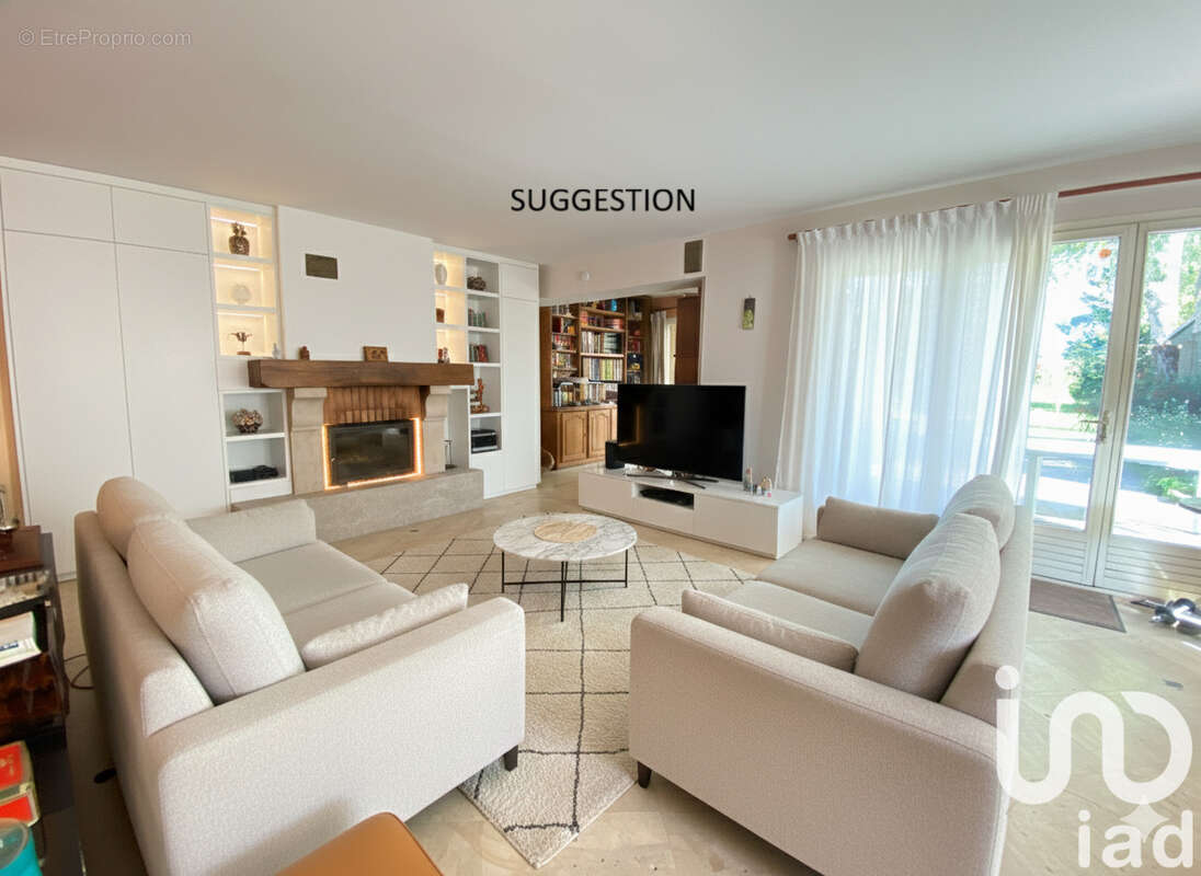 Photo 3 - Maison à LE MESNIL-SAINT-DENIS