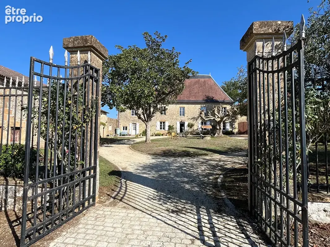 Appartement à PRESSAC