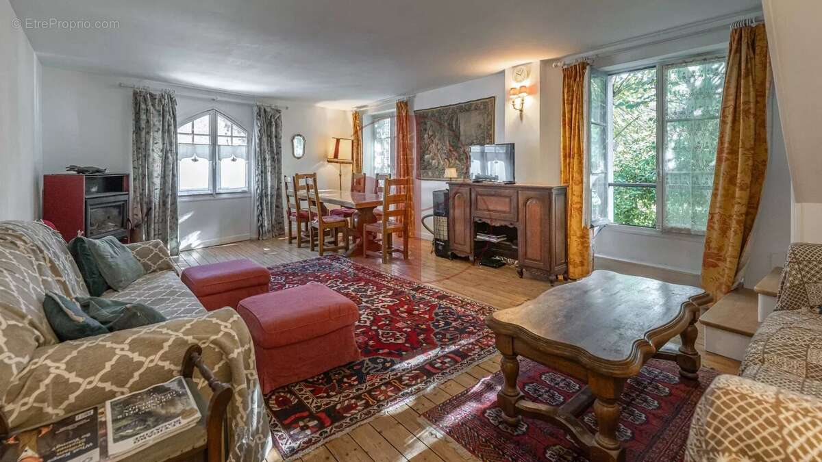 Maison à FONTAINEBLEAU