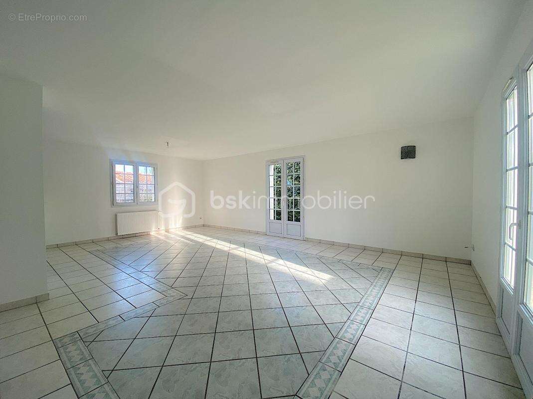 Maison à LE HAILLAN