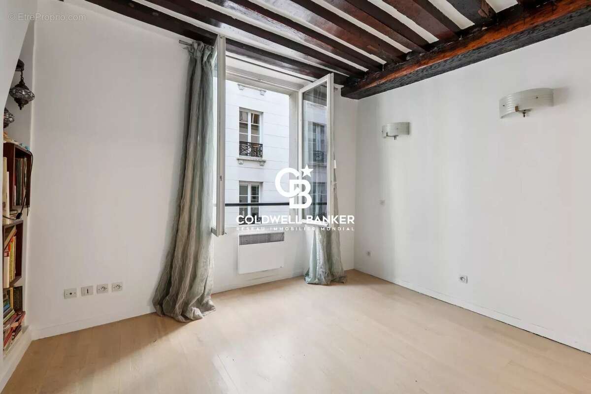 Appartement à PARIS-7E
