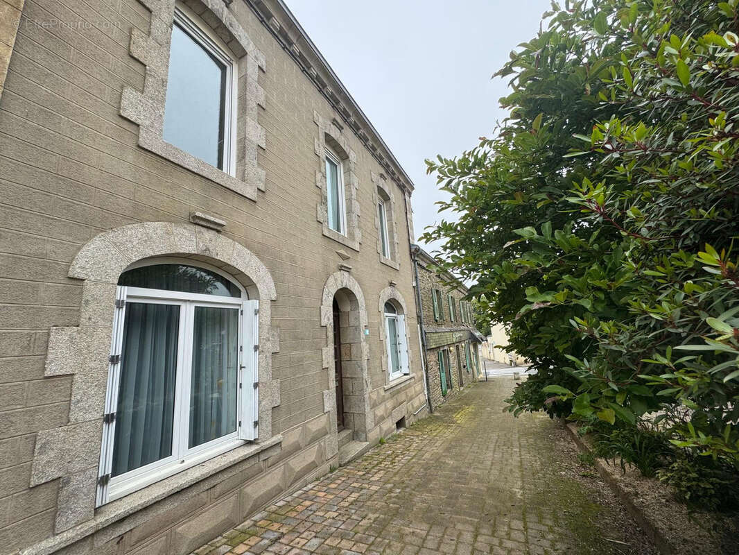 Maison de maître à rénover - photo 2