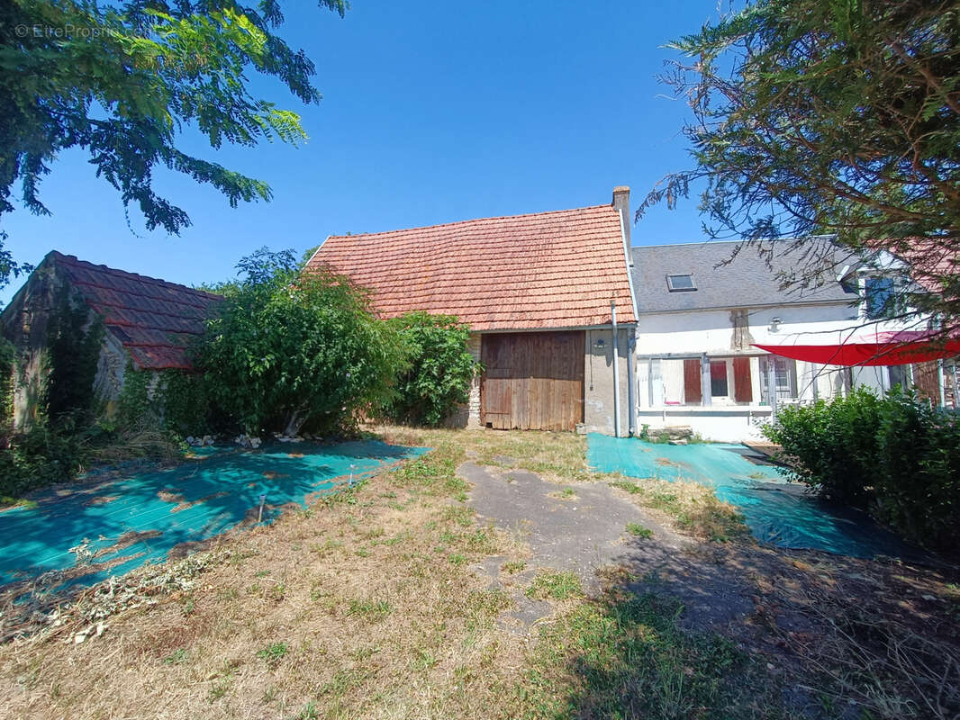 Maison à SANCERGUES