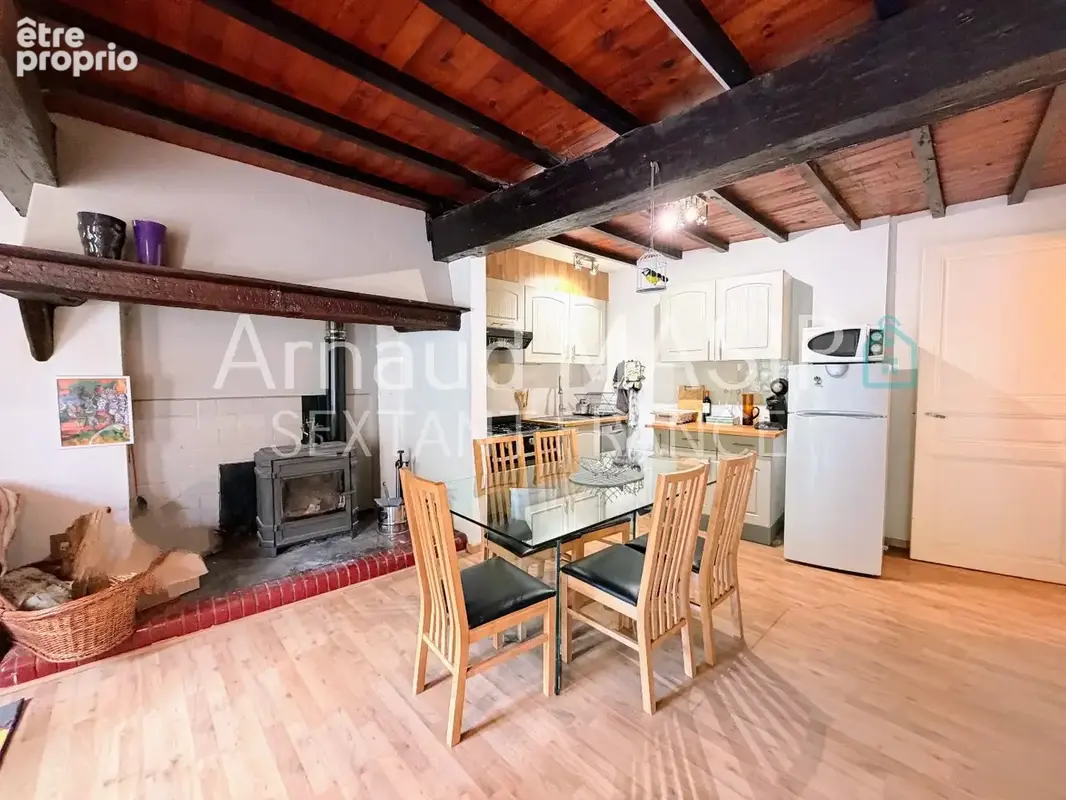 Coquette maison de village renovee avec garage et balconet dans village prise - photo 6