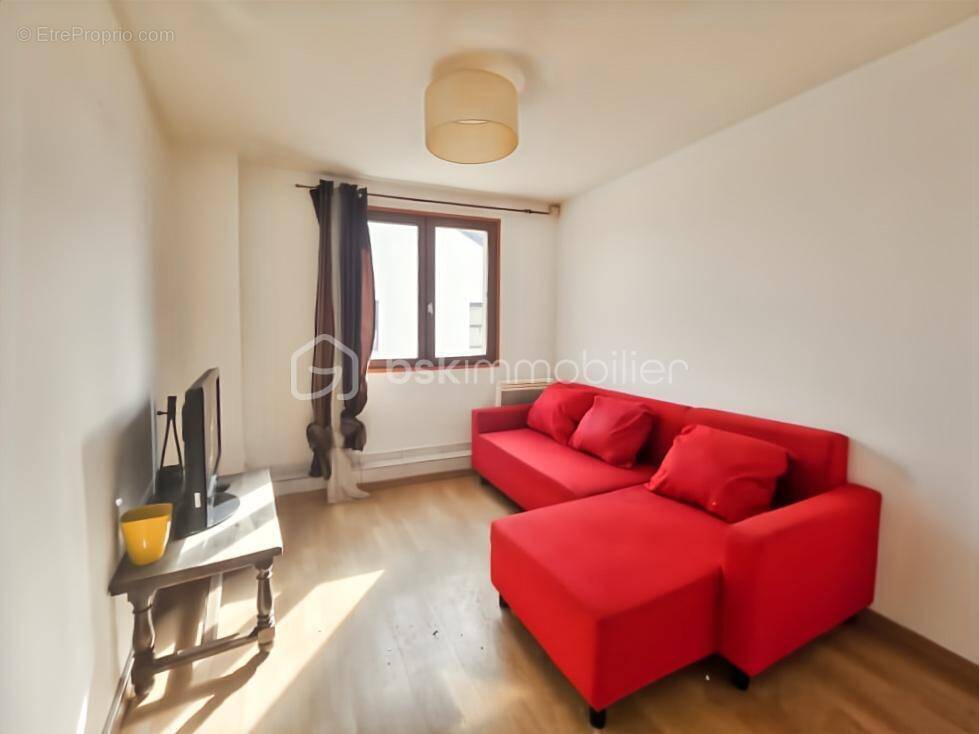 Maison à LONGPERRIER