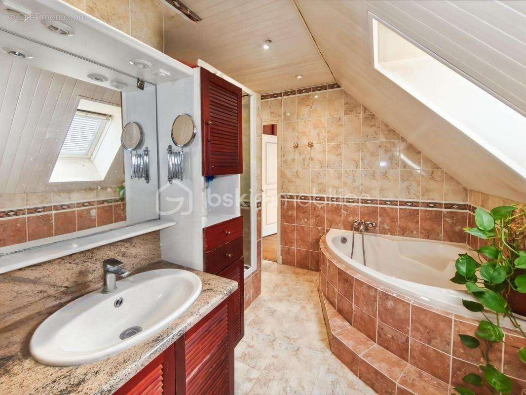 Maison à LONGPERRIER