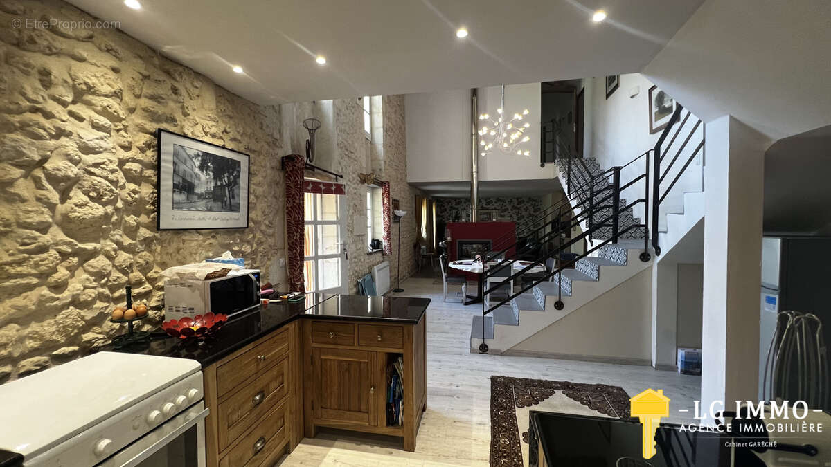 Charentaise de charme rénovée, 5 chambres, gîte,  jardin proche Mirambeau - photo 6