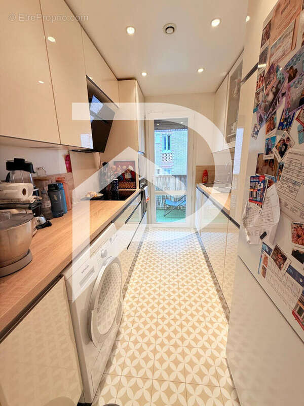 Appartement à CHARENTON-LE-PONT