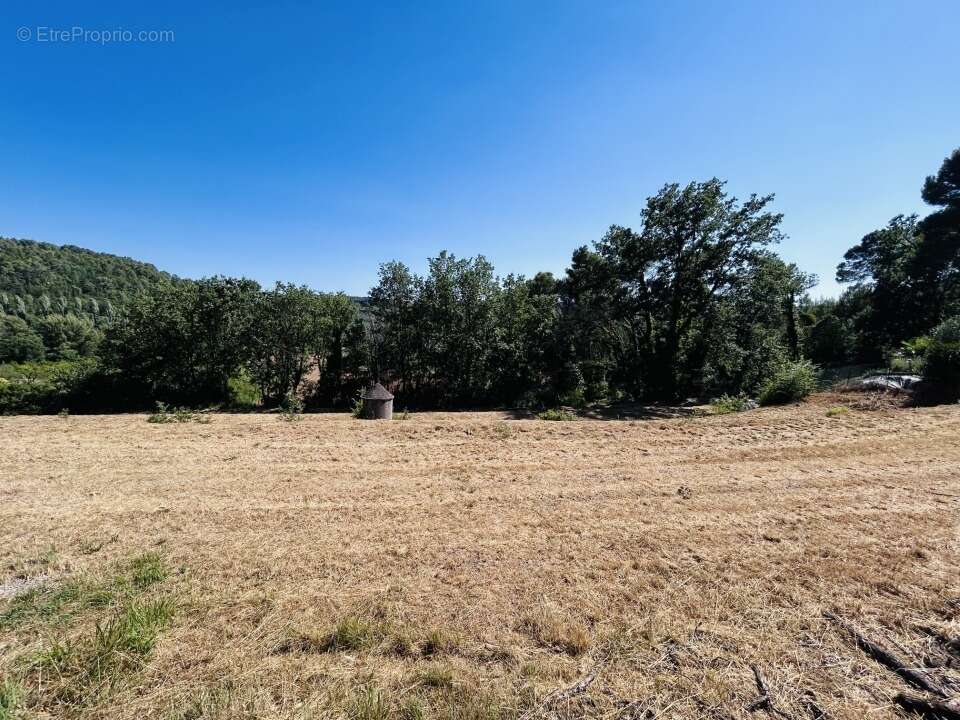 Terrain 1000 m² à Salernes  - photo 4