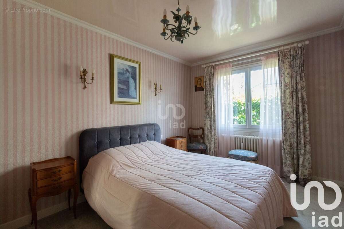 Photo 7 - Maison à LA CELLE-SAINT-CLOUD