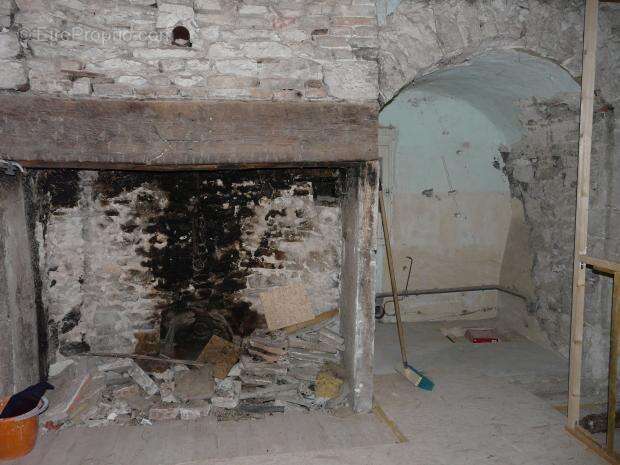 Maison à CASTELNAU-MONTRATIER