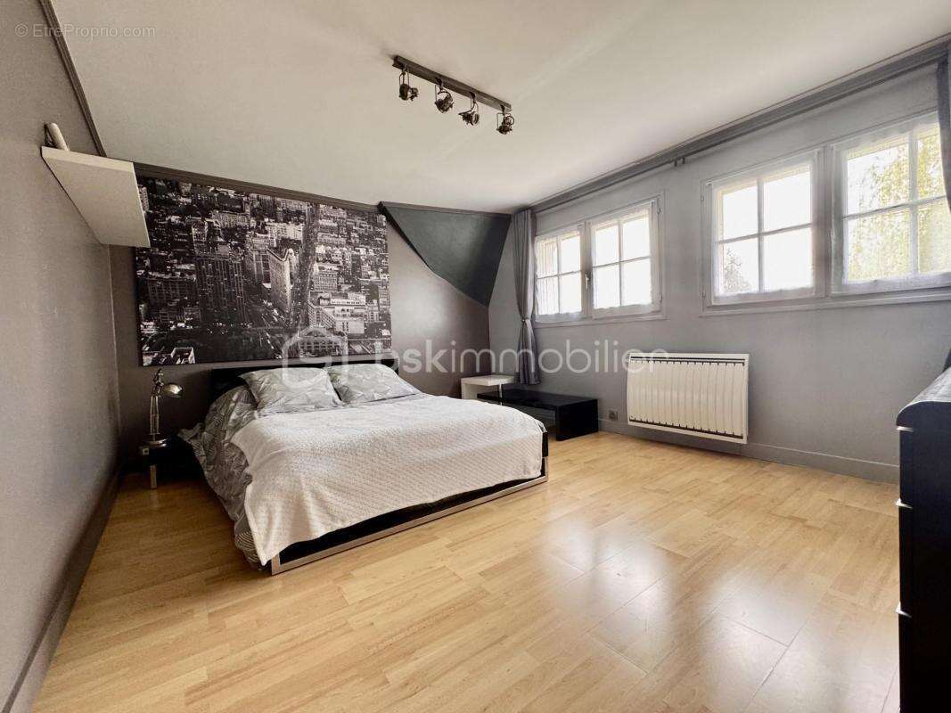 Maison à ESTREES-SAINT-DENIS