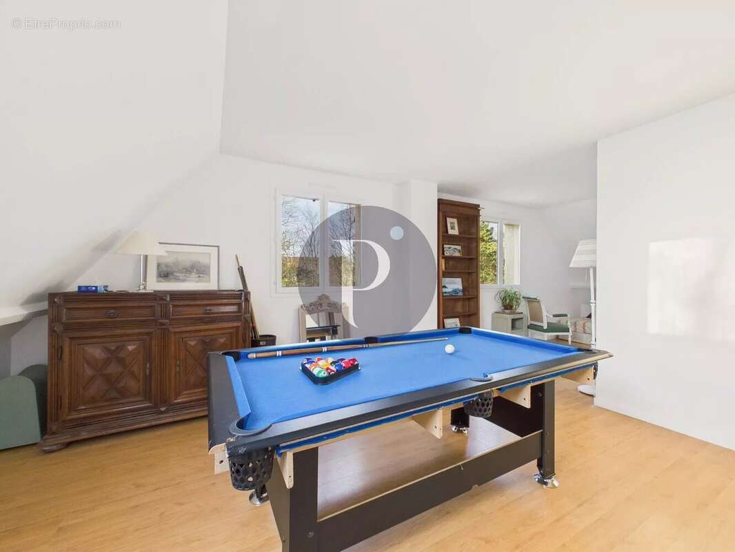 Maison à VERRIERES-LE-BUISSON