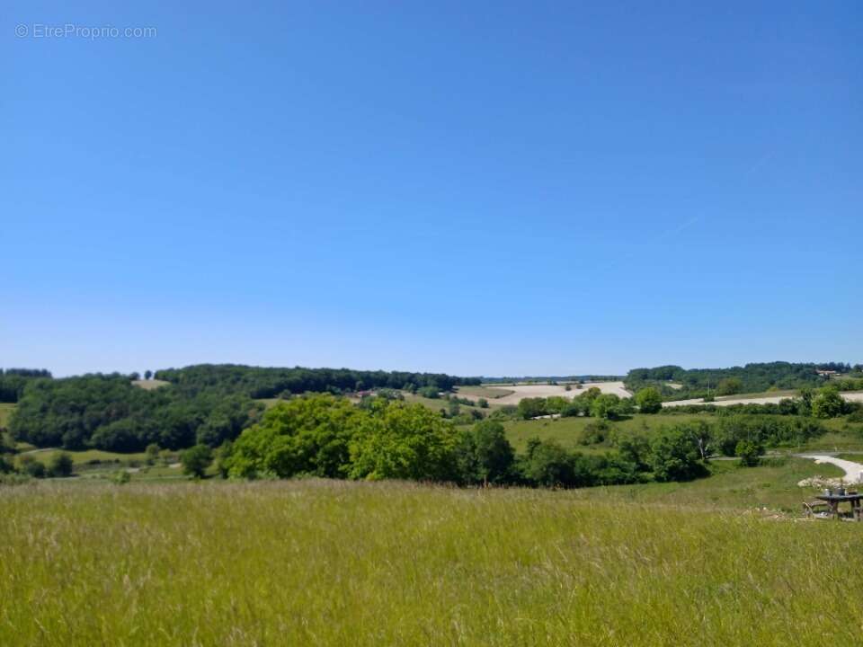 Terrain 2040 m² à Saint-Astier  - photo 3
