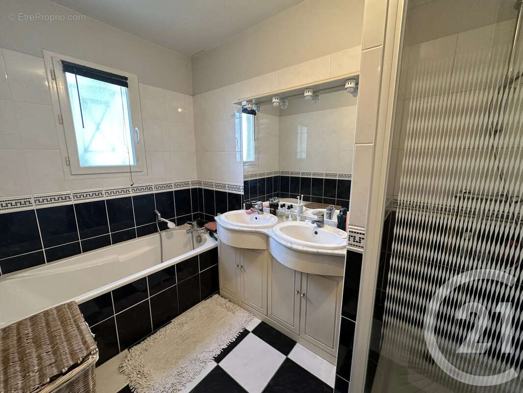 Maison à SAINT-SULPICE-DE-ROYAN