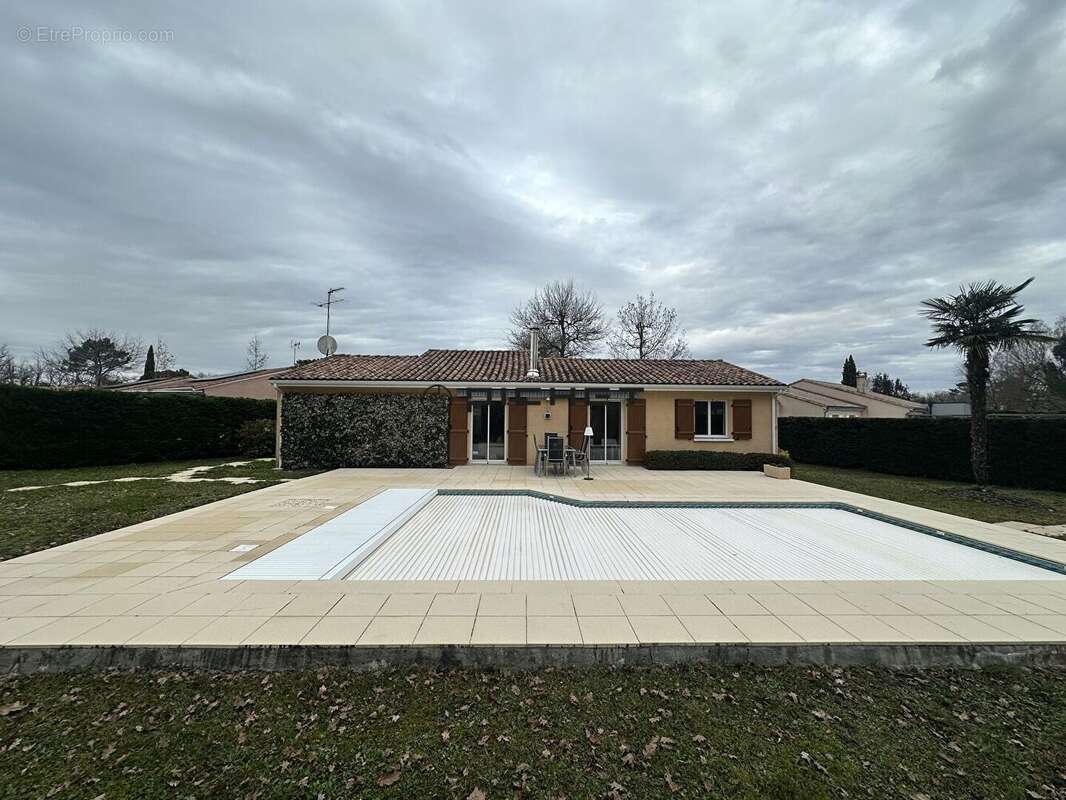 Maison à LE PIAN-MEDOC