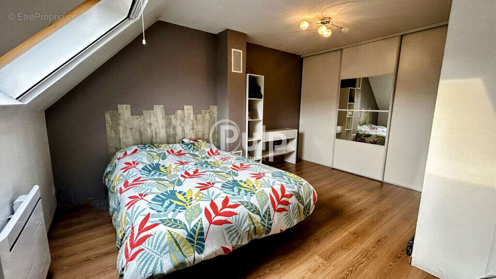 Maison à COURRIERES