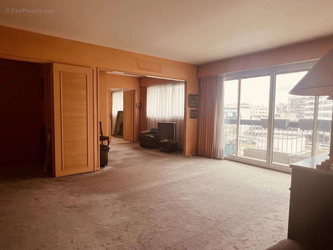 Appartement à PARIS-15E