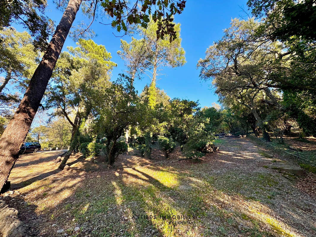 Maison à LA GARDE-FREINET