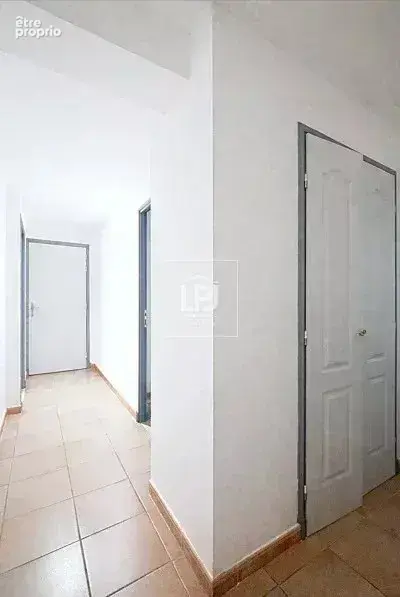 Appartement T2 bis de 90 m², calme absolu à quelques pas du centre-ville, grand garage - photo 5