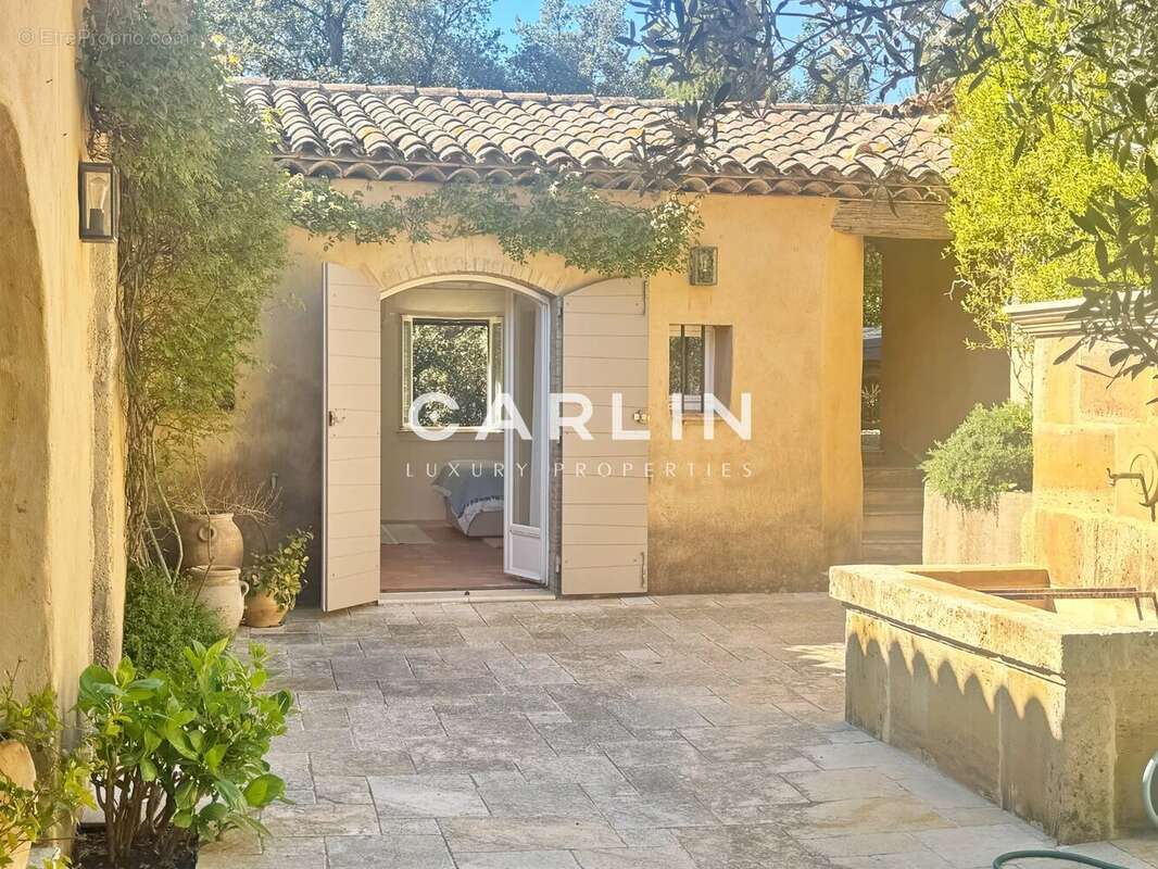 Maison à LA GARDE-FREINET