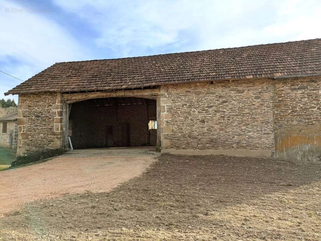 Maison à LACAPELLE-MARIVAL