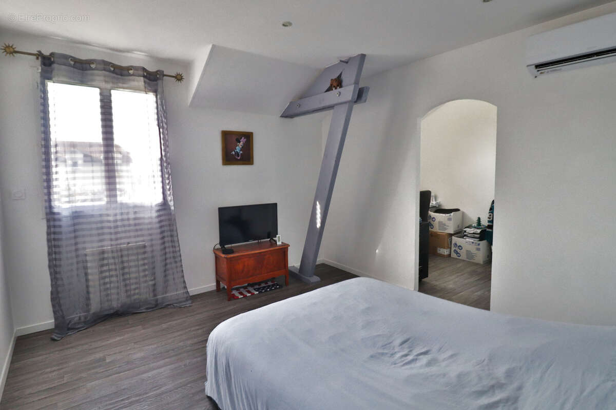 Maison à CHATRES