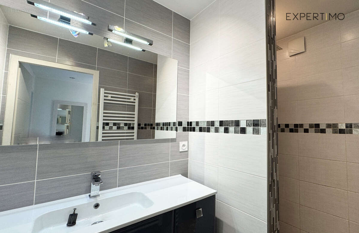 Appartement à SAINT-MARTIN-D&#039;HERES