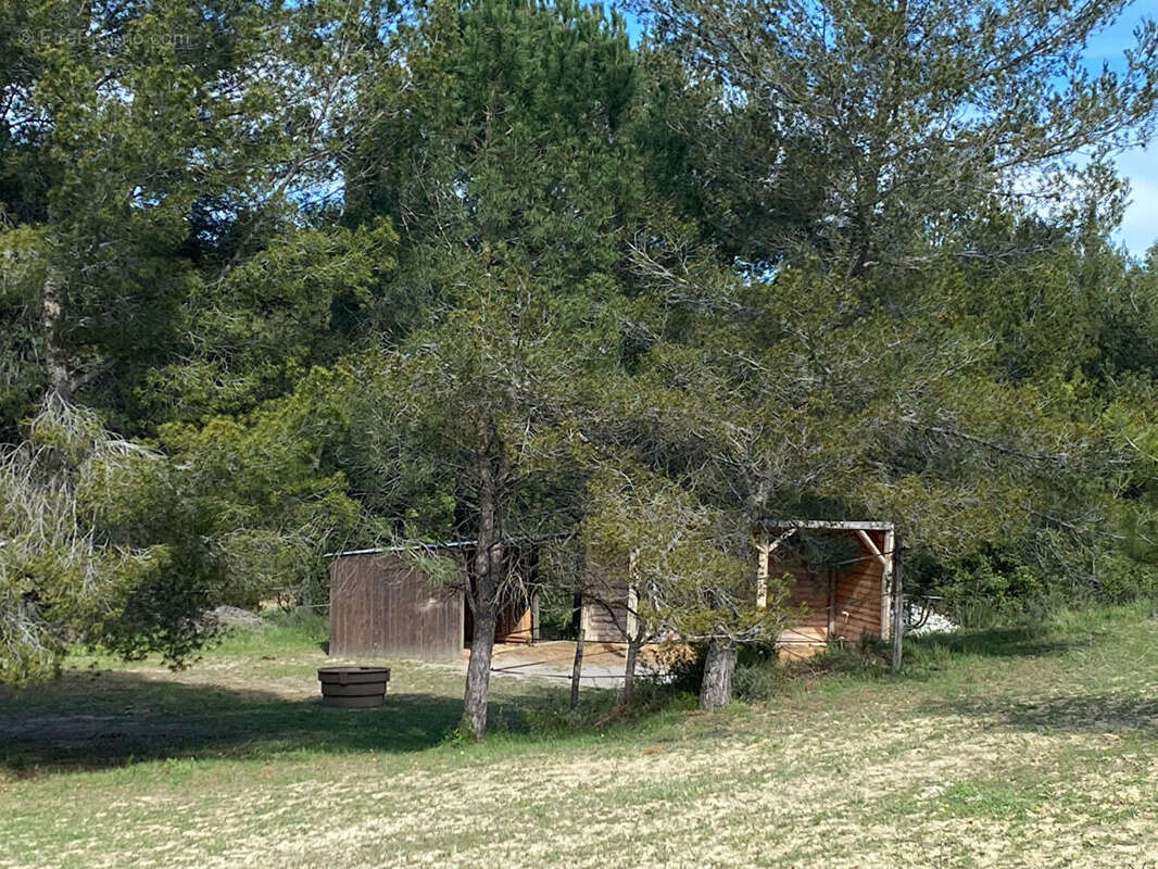 Terrain à POUSSAN