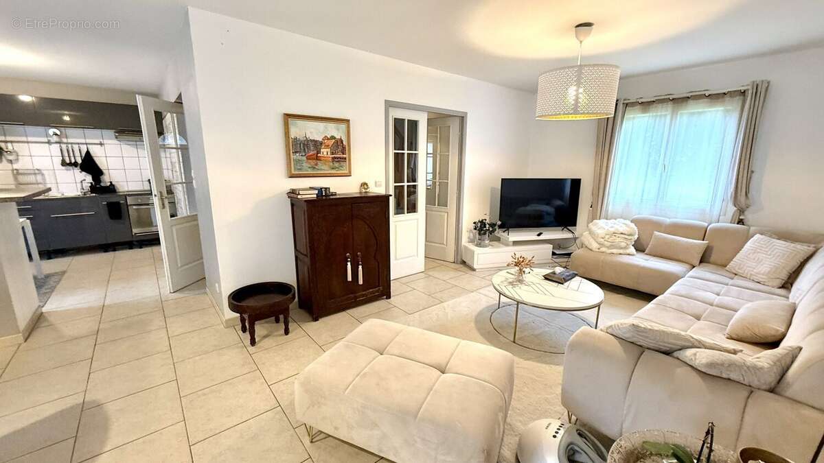 Maison à MEZIERES-SUR-SEINE