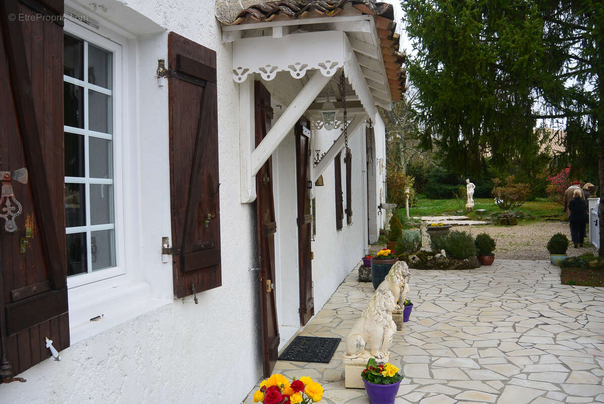 Maison à MARTRES